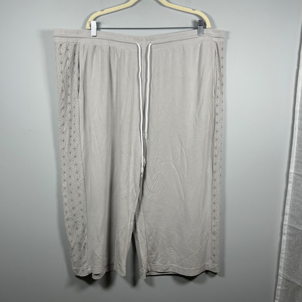 Walt Disney World Epcot Lounge Pants Women's 3XL Gray Spaceship Earth Capris
